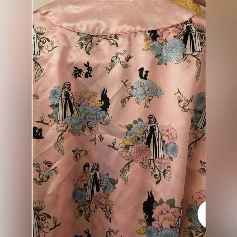 DISNEY STORE SLEEPING BEAUTY WOMEN ROBE PINK SATIN WITH BELT - Picture 5 of 5
